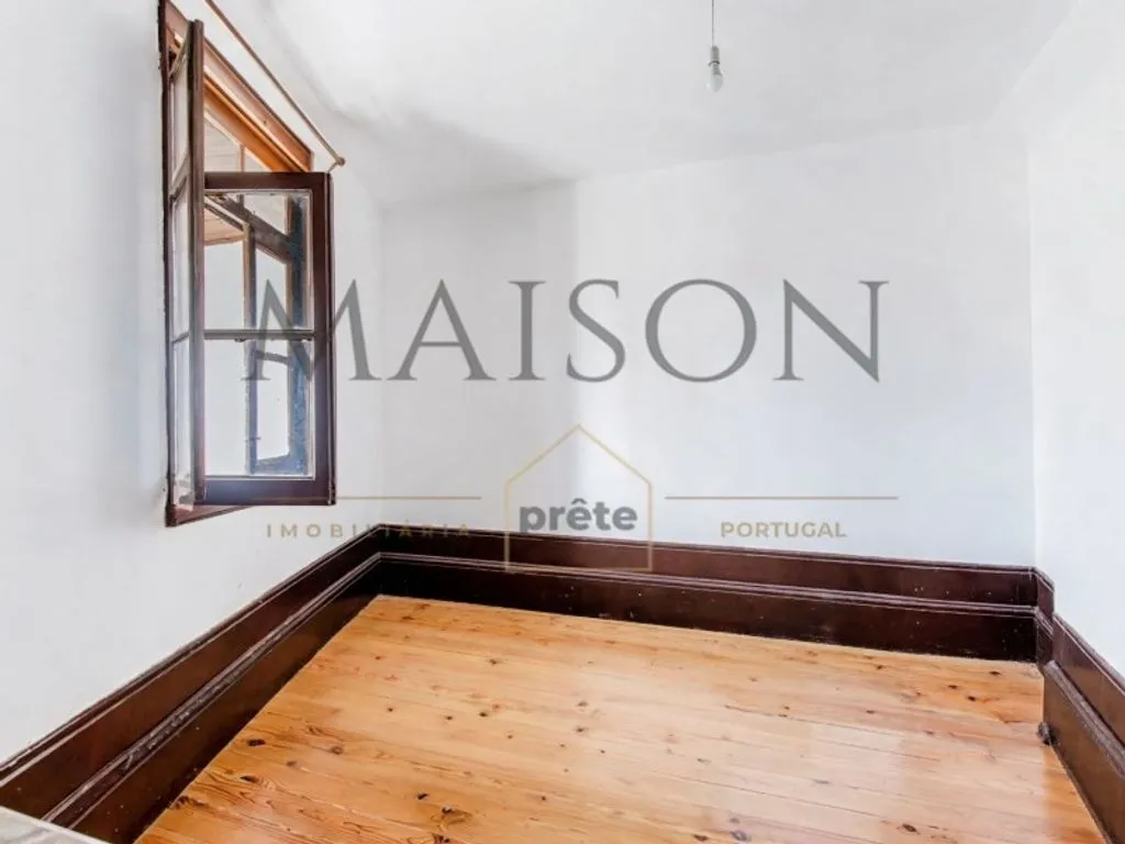 Pièces - Historic House with Commercial Space in Penafiel