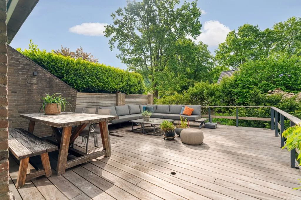 Terrass - Fully Renovated Villa with Pool in Nijmegen