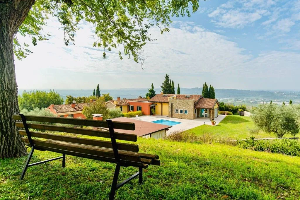 Aed - Luxury Villa with Lake View in Sant'Ambrogio di Valpolicella