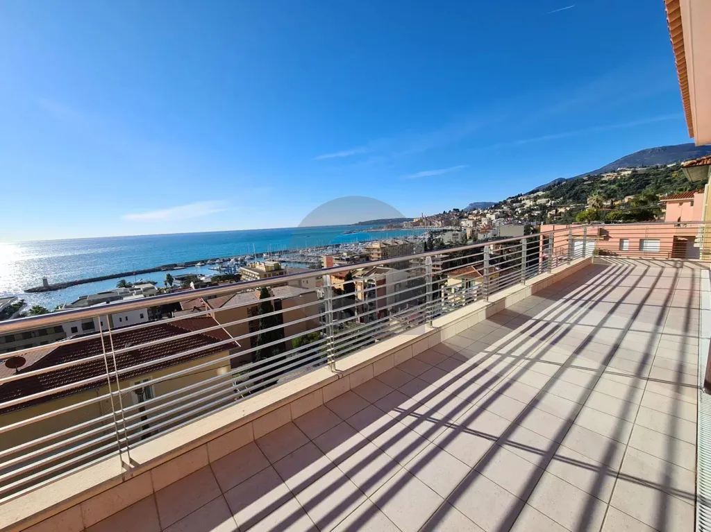Rõdu - Luxury Penthouse with Sea View in Menton