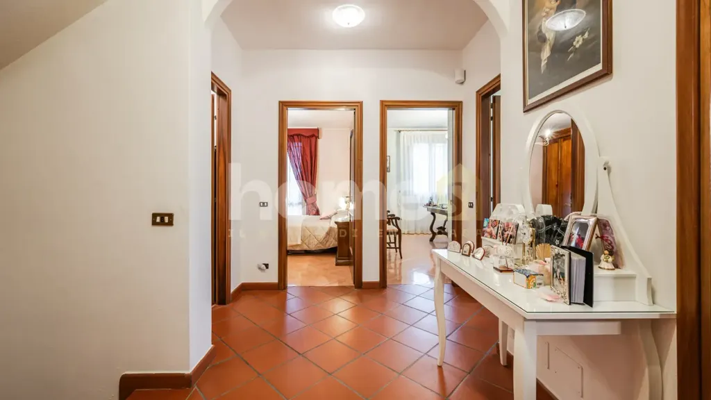 Esik - Luxury Villa with Garden in Modena
