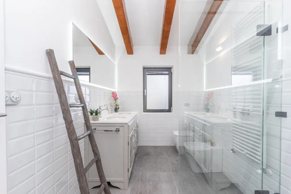 Salles de bain - Restored Chalet with River Walk Access in Lugo