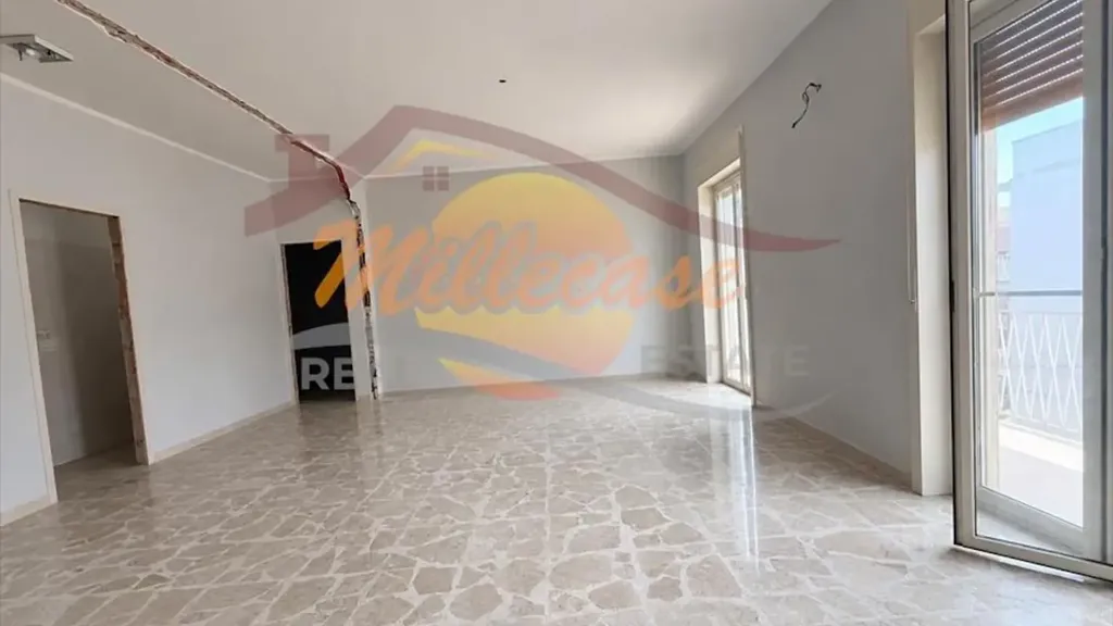 Pièces - Apartment with Balcony in Siracusa