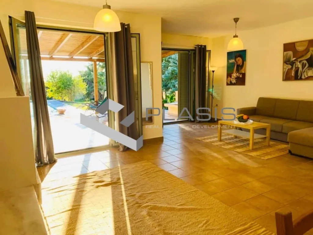 Living Room - Detached House with Pool in Anavyssos