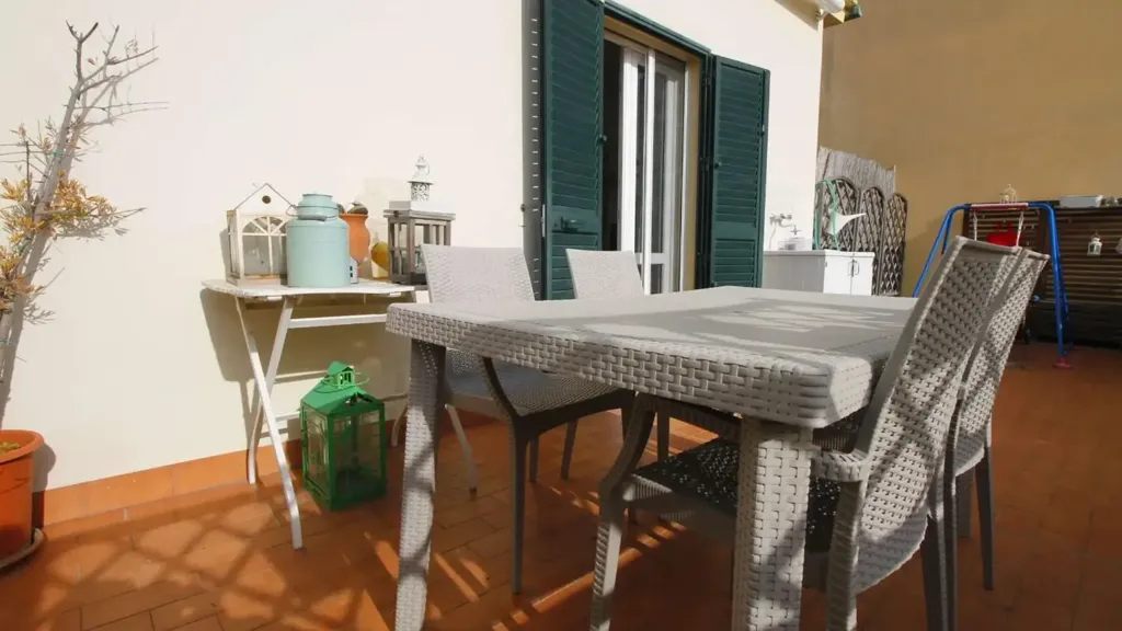 Terrasse - 3-Bedroom Apartment with Terrace in Sovigliana