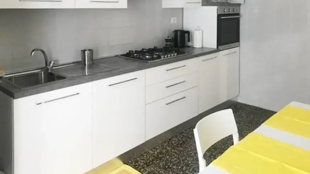Kitchen - Apartment with Balcony in Albisola Superiore