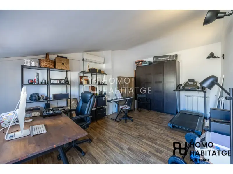 Bureau - Reformed Duplex with Terrace in Gràcia, Sabadell