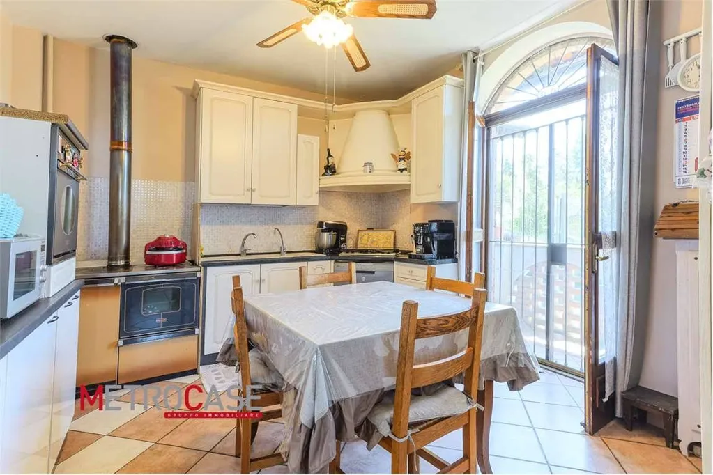 Kitchen - Terraced Villa with Private Garden in Canale
