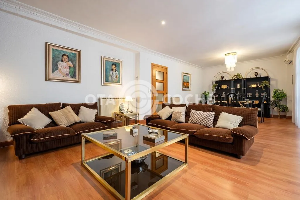 Elutuba - Luxury Apartment Complex in Reus Centre