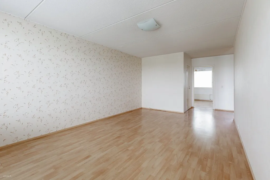Pièces - Spacious Apartment with West-Facing Balcony in Tampere