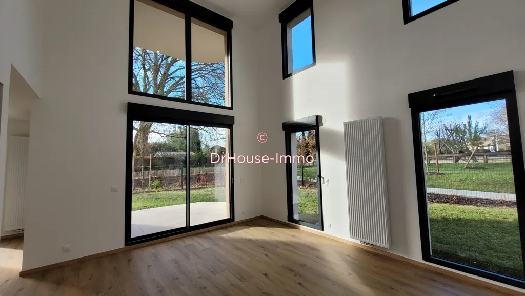 Living Room - Duplex with Garden in Pessac, Bordeaux