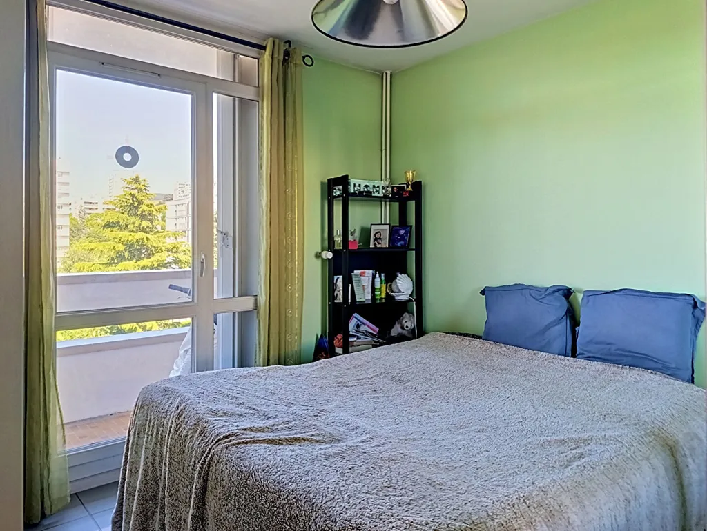 Chambres - Appartement 5 pièces avec vue parc à Saint-Étienne