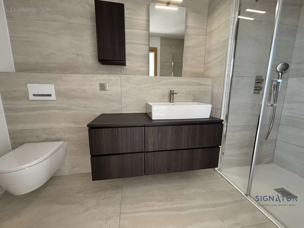 Vannitoad - High-End Apartment with Terrace in Castries