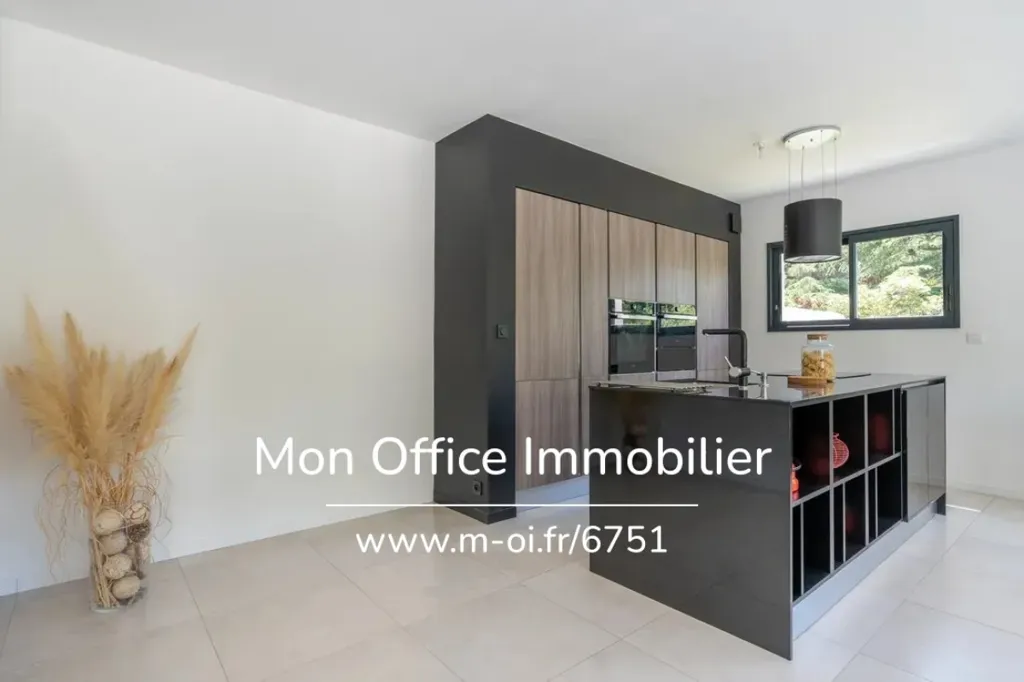 Cuisine - Maison Contemporaine avec Jardin à Saint-Raphaël