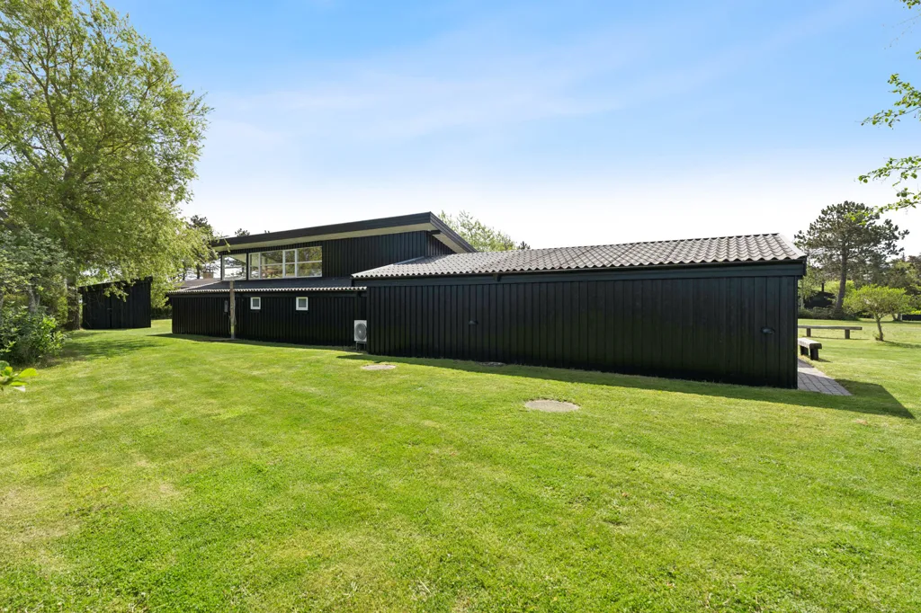 Välivaade - Vacation House with Waterfront View in Elsegårde