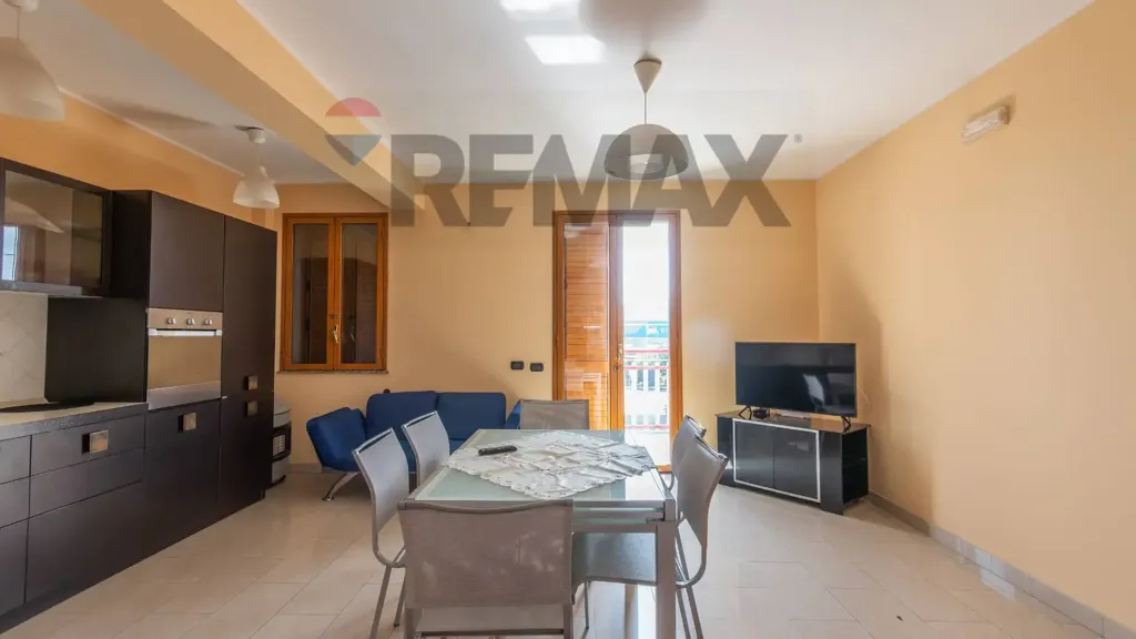 Söögituba - Spacious Apartment with Triple Exposure in Lentini