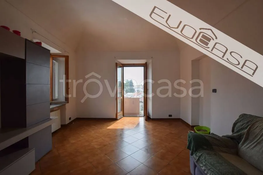 Elutuba - Rustic Apartment with Balcony in Bricherasio