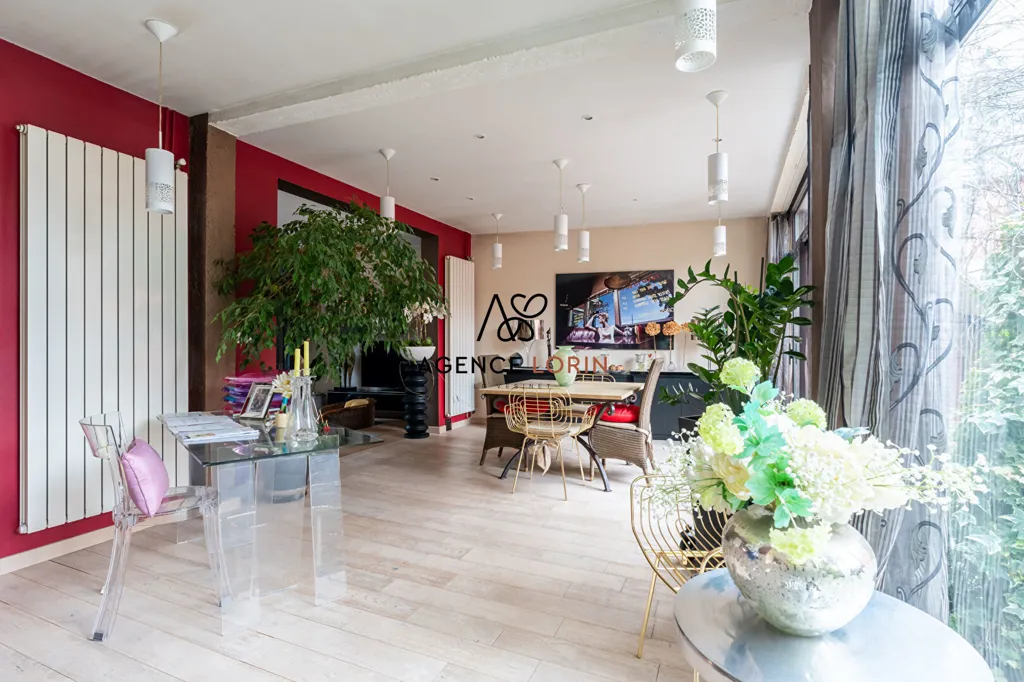 Living Room - 5-Bedroom House with Garden in Chatou