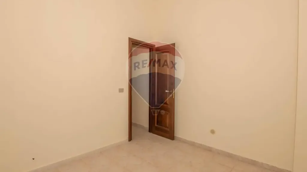 Toad - Ground Floor Apartment with Private Courtyard in Augusta