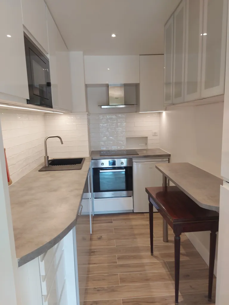 Cuisine - Appartement 2/3 Pièces avec Balcon dans Résidence Services à Paris 15ème