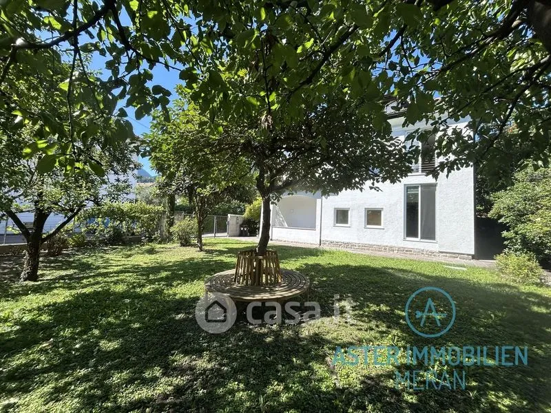 Aed - Villa with Extensive Garden in Lana
