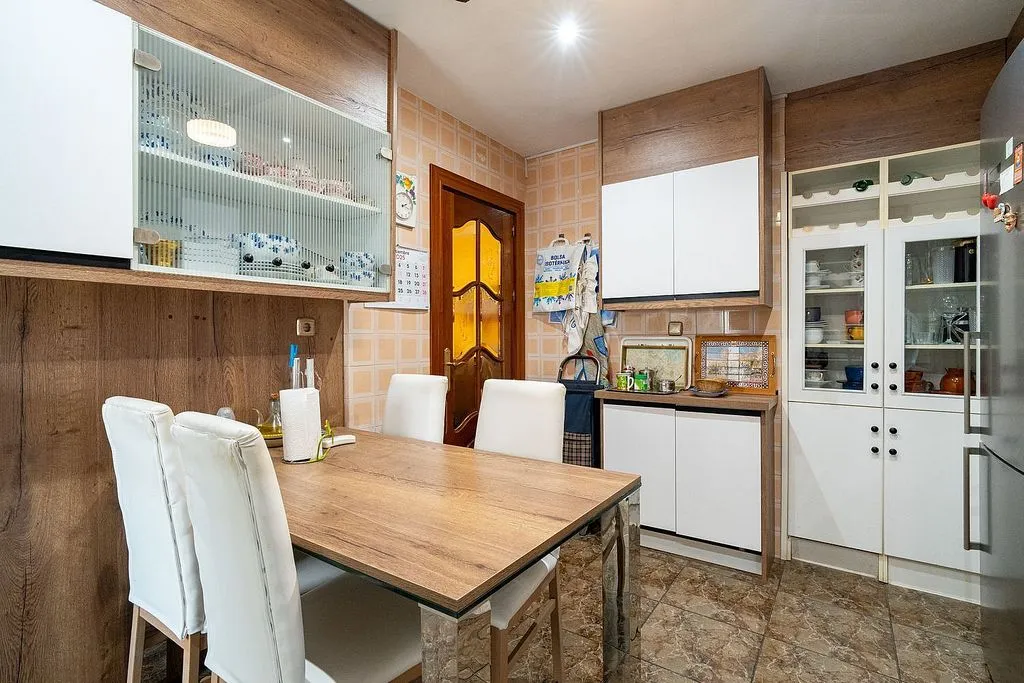 Söögituba - Apartment with Terrace in Pajaritos