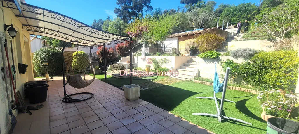 Jardin - Maison avec Piscine et Vue Dégagée à Marseille-11e