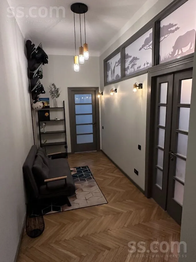 Esik - Spacious Apartment with Balcony in Riga Centre