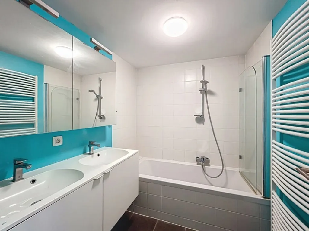 Salles de bain - Appartement 3 Chambres avec Terrasse aux Jardins de Jette