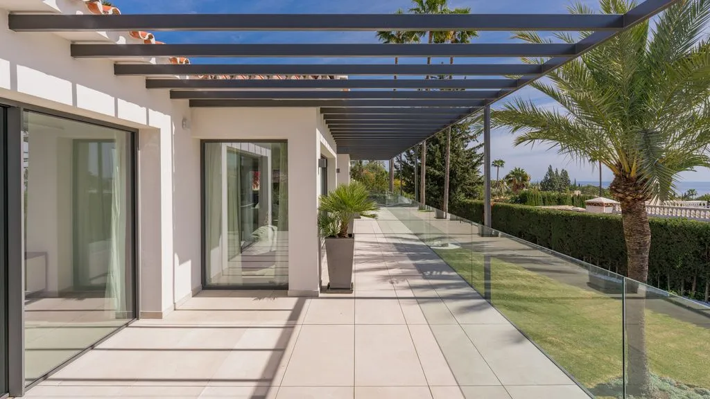 Terrasse - Luxury Villa with Sea Views in Golden Mile