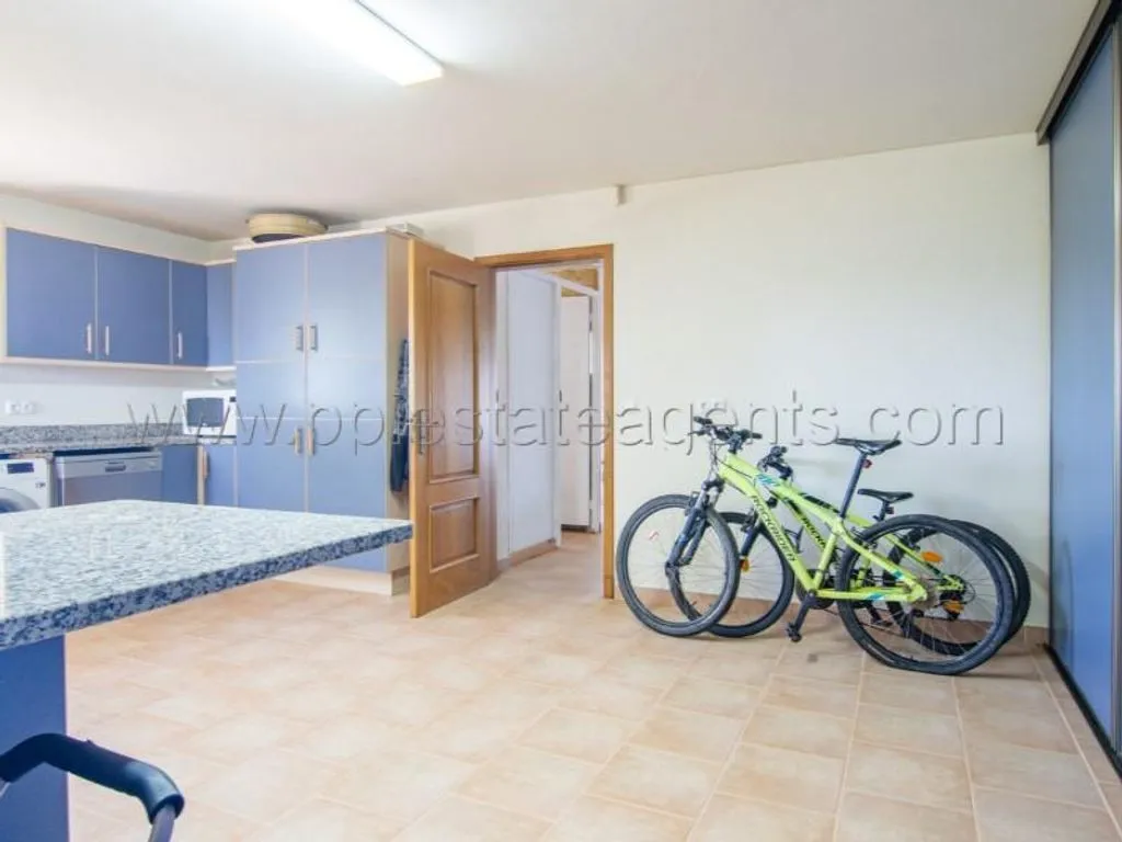 Kitchen - Luxury Villa with Pool in Lagos Countryside