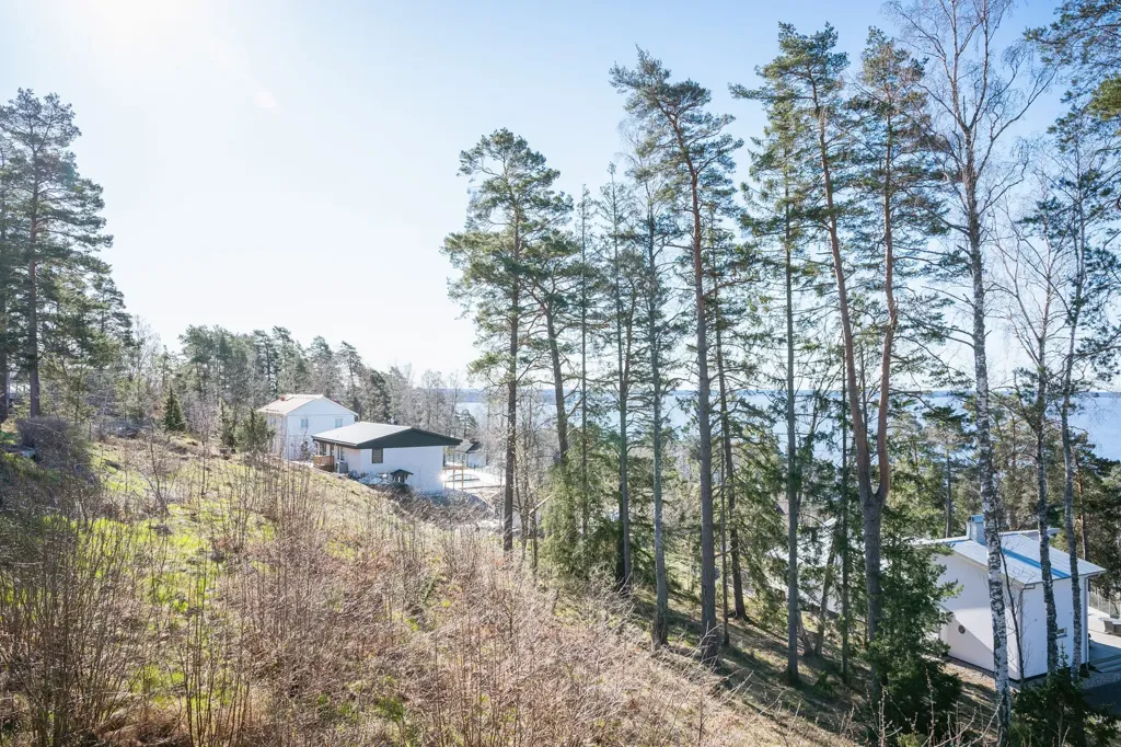 Aed - Plot with Lake View in Svärtinge, Östergötland