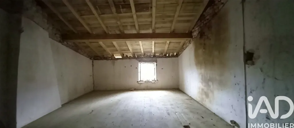 Stanze - Longère with Renovation Potential in Nère
