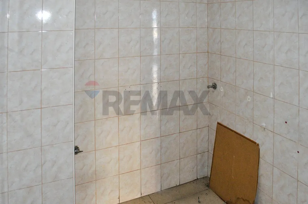 Salles de bain - Shop with Double Frontage in Catania's Borgo