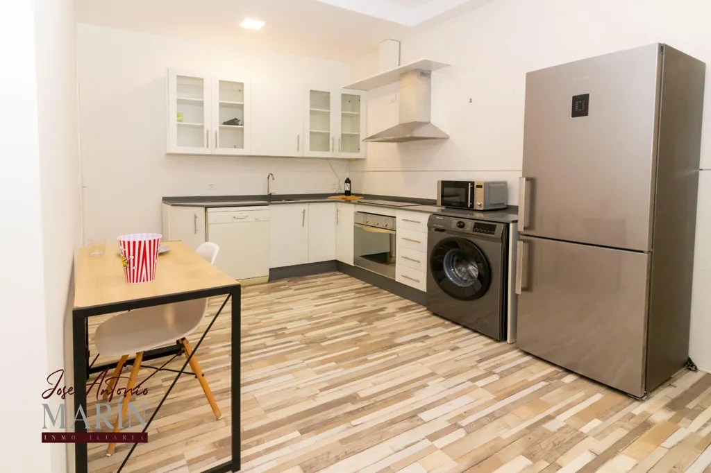 Cuisine - Apartment with Balcony in Old Town Centre