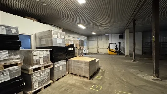 Pièces - Warehouse with Office Facilities in Herlev