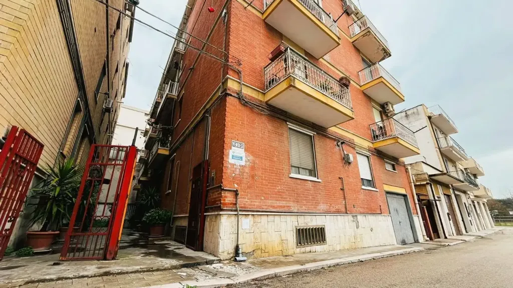 Välivaade - Rearranged Apartment with Balcony in Lucera