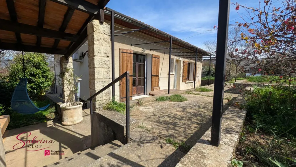Terrasse - Maison Rénovée avec Terrasse à Apt