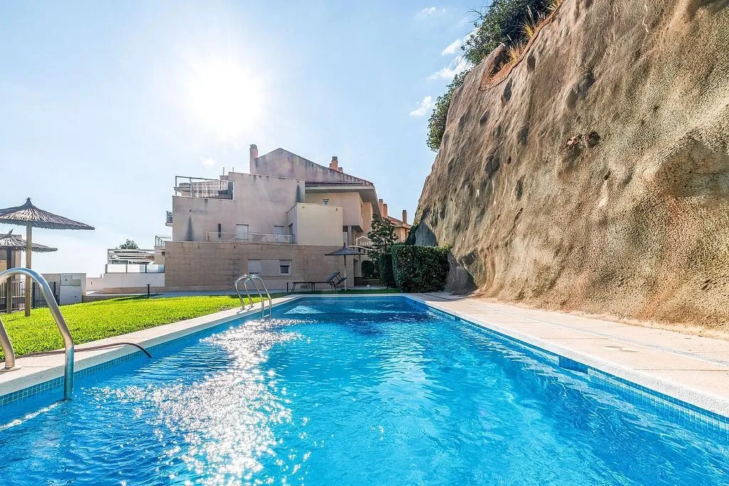 Piscine - Luxury Flat with Sea View in Mascarat