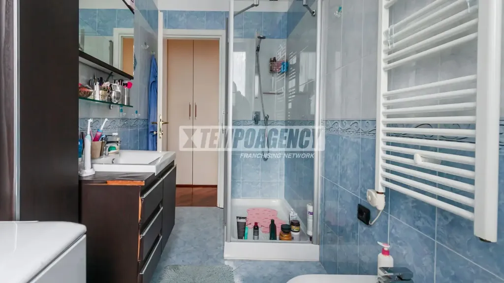 Salles de bain - Appartement 2 pièces à IT