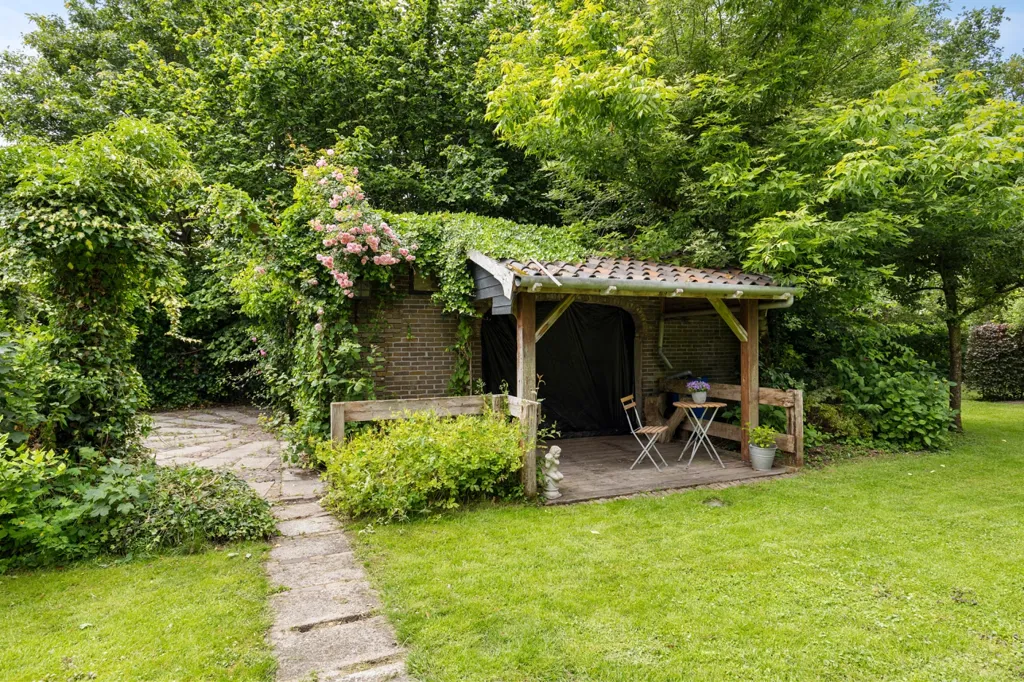 Jardin - Characterful Farmhouse with Development Potential in Balloo