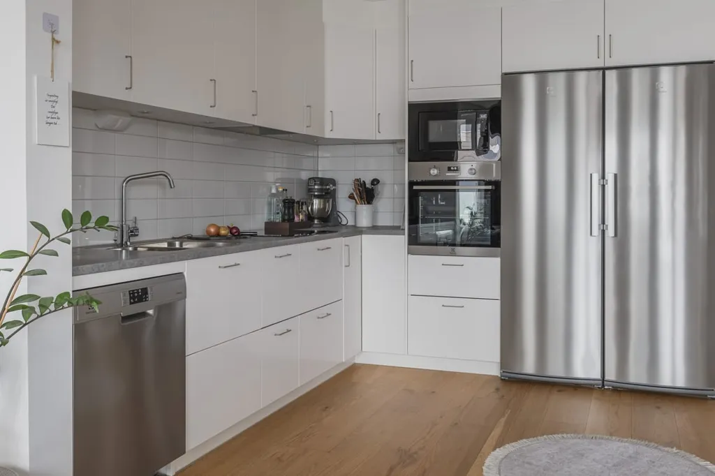 Cuisine - Modern Flat with Balcony in Karlssons Äng