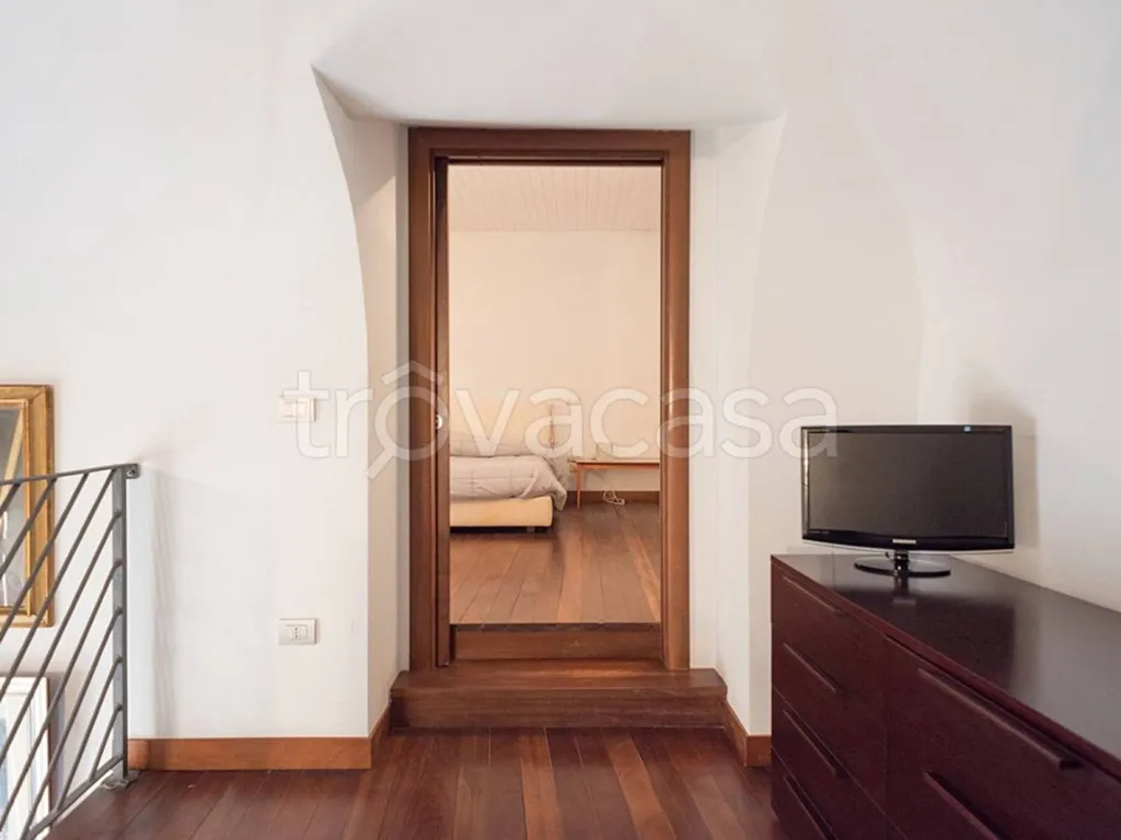 Magamistoad - Apartment with Double Aspect in Turin