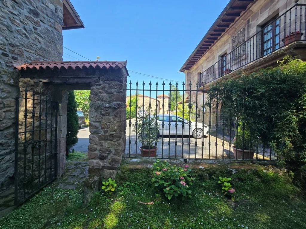 12-room house in Valdáliga