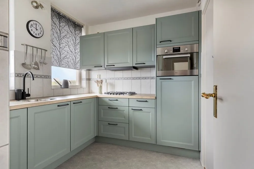 Cucina - 3-Bedroom Flat with South Balcony in Gorinchem