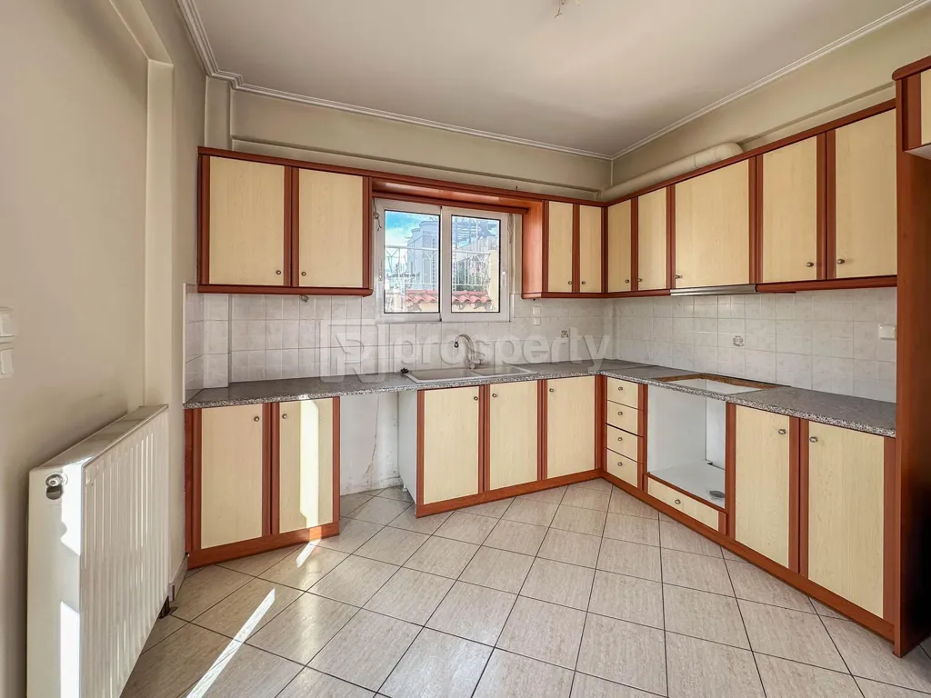Köök - Spacious Apartment with Large Balcony in Ilion