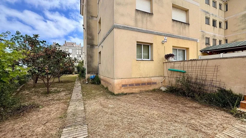 Jardin - Seafront Apartment with Terrace and Pool in Cunidor