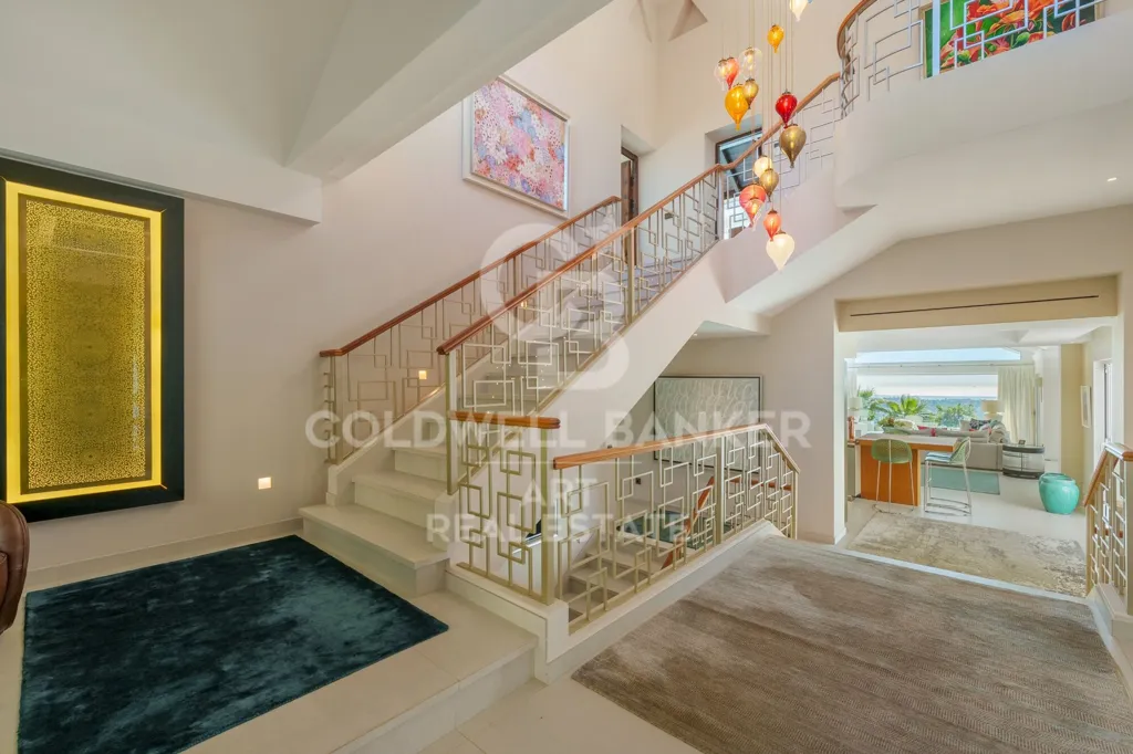 Toad - Contemporary Mediterranean Villa with Panoramic Views in Benahavís