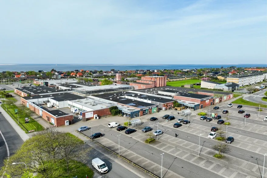 Õhuvaade - Spacious Retail Unit in Sædding Centre, Esbjerg