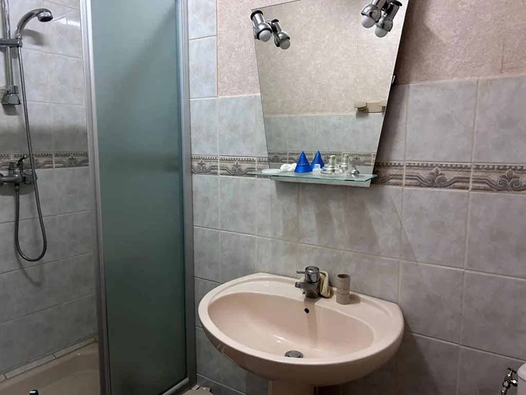 Salles de bain - Maison de Village avec Terrasse et Jardin à Azille